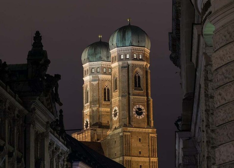 Picture 3 for Activity Munich: Night Watchman Torch Tour in German