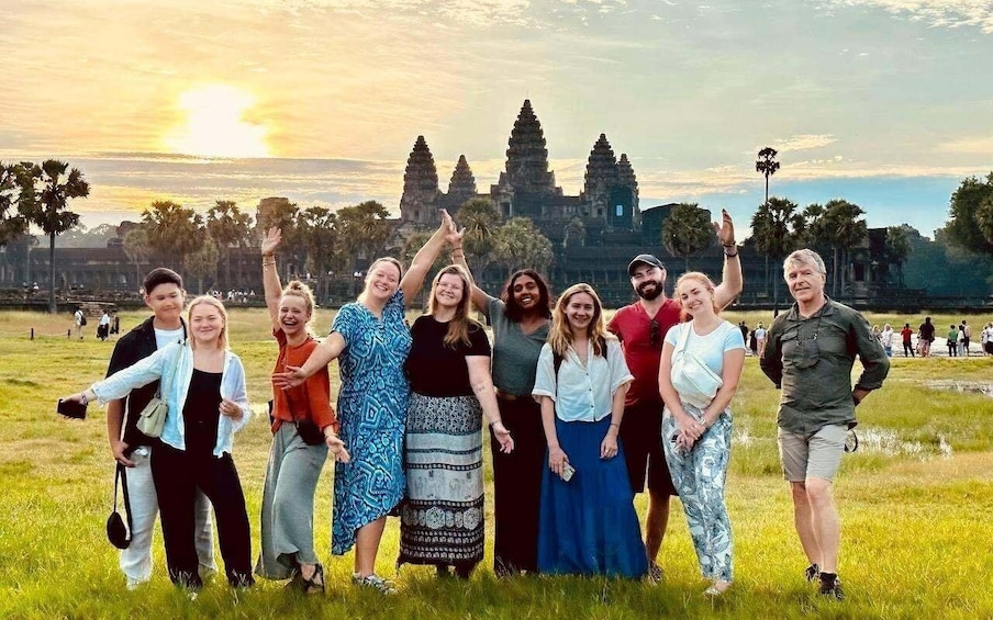 Angkor Sunrise Temple Tour with Angkor Wat, Bayon & Ta Prohm