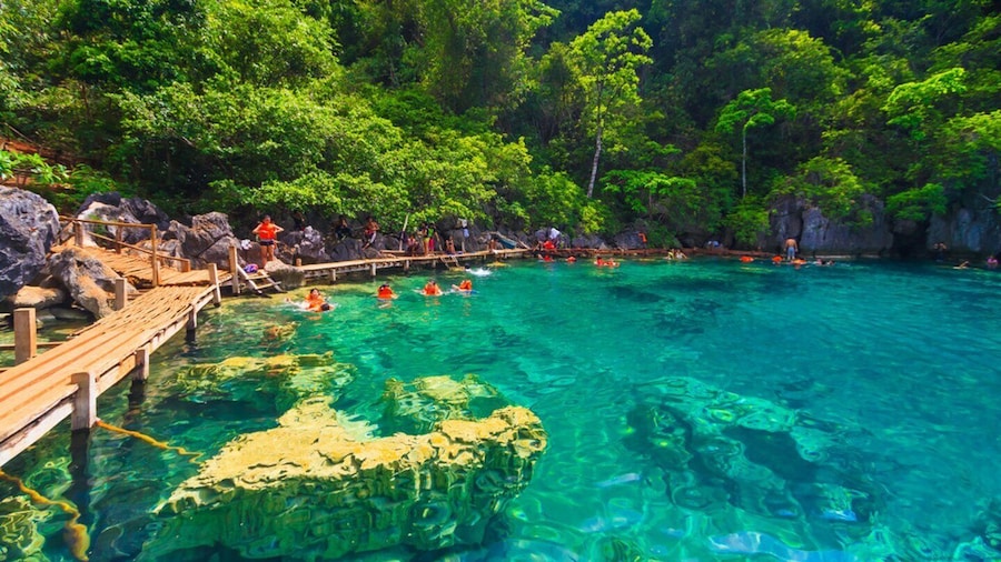 Coron: Off-Bay Islands, Lagoons and Lakes Hopping Tour