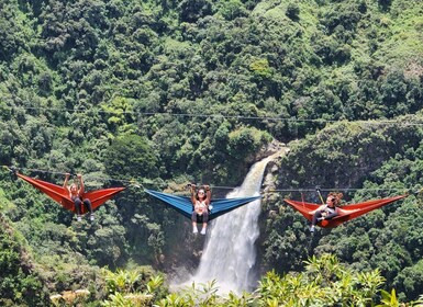 Depuis Medellín : Journée hamacs de rêve, tyrolienne et chute d'eau