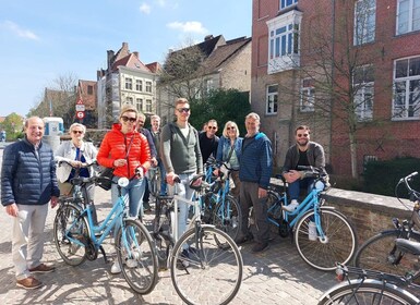 Brujas: Lo más destacado de la ciudad en bicicleta