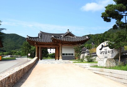 Von Seoul: Klassische K-Drama-Tour durch den Dae Jang Geum Park