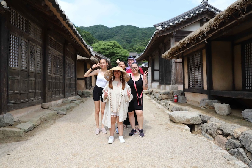 Picture 7 for Activity From Seoul: Classic K-Drama Dae Jang Geum Park Tour