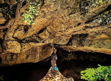 La Ciotat: tour de medio día de espeleología en el Parque Nacional de Calan...