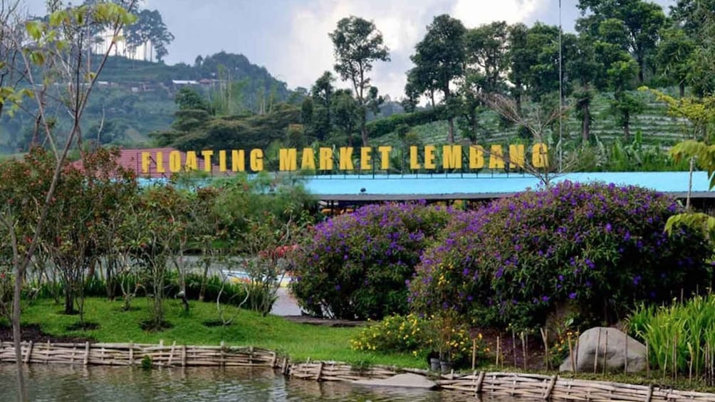 Picture 5 for Activity Lembang:Lodge Maribaya,Floating Market,Great Asia Afrika