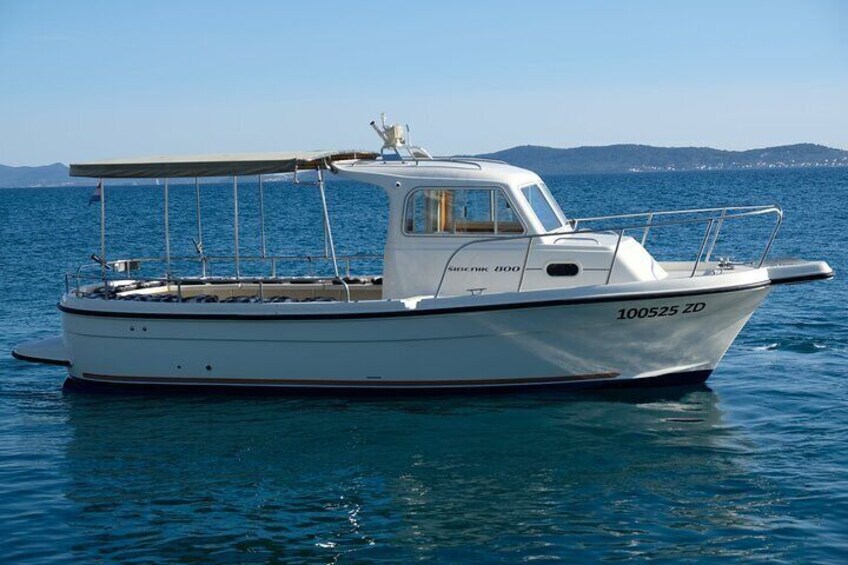 Cruising Boat (Side View)