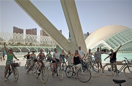 Valencia: 3-Hour Guided City Sightseeing & Beaches Bike Tour