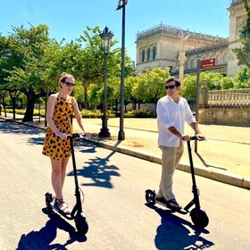 Sevilla: Elektrische scooter stadstour
