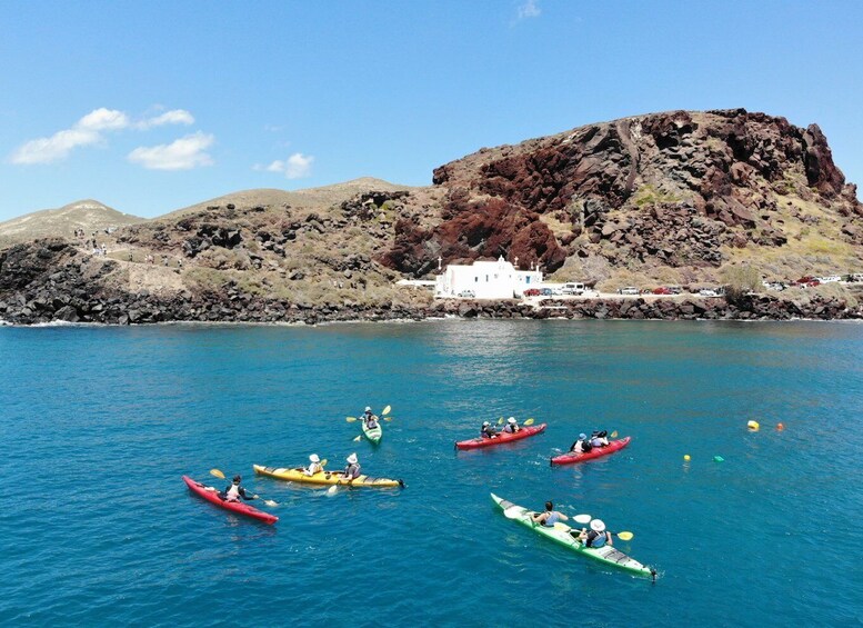 Santorini: South Sea Kayaking Tour with Sea Caves and Picnic