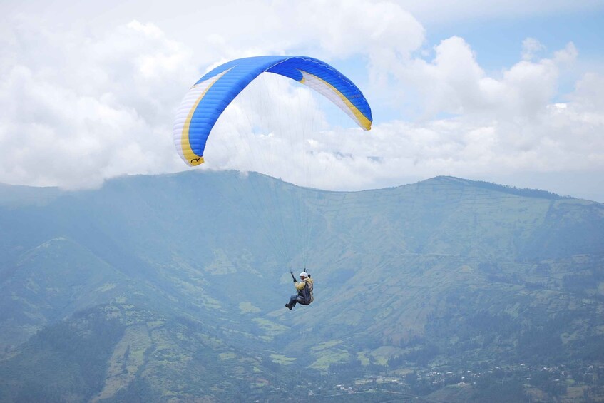 Picture 1 for Activity Quito: Paragliding Flight from Lumbisi Peak