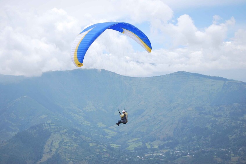 Picture 1 for Activity Quito: Paragliding Flight from Lumbisi Peak