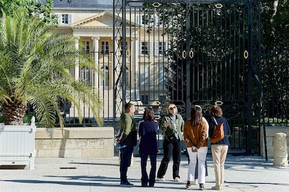 บอร์กโดซ์: ประสบการณ์ไวน์ Saint-Emilion และ Medoc เต็มวัน