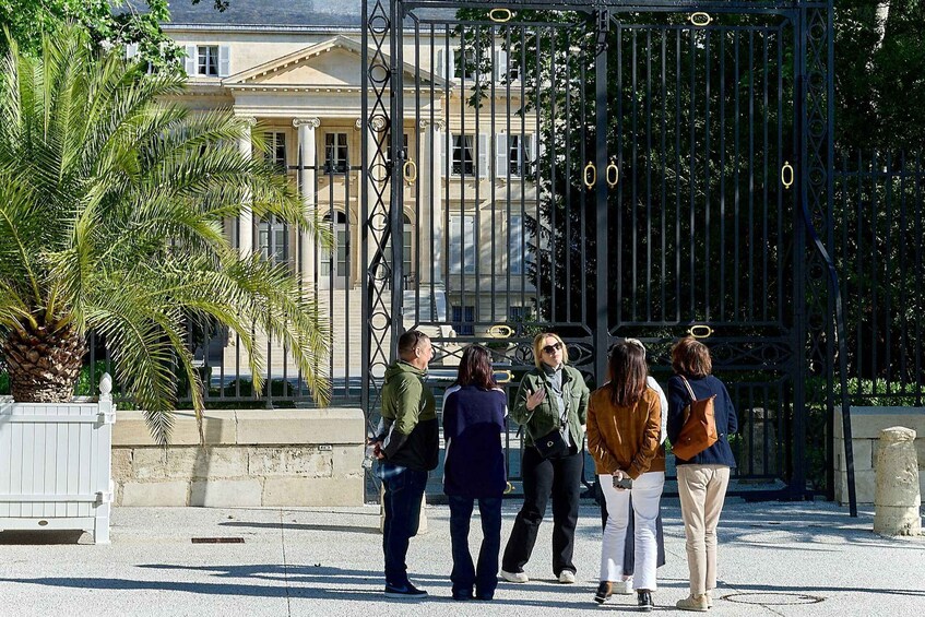 Bordeaux: Saint-Emilion and Medoc Full-Day Wine Experience