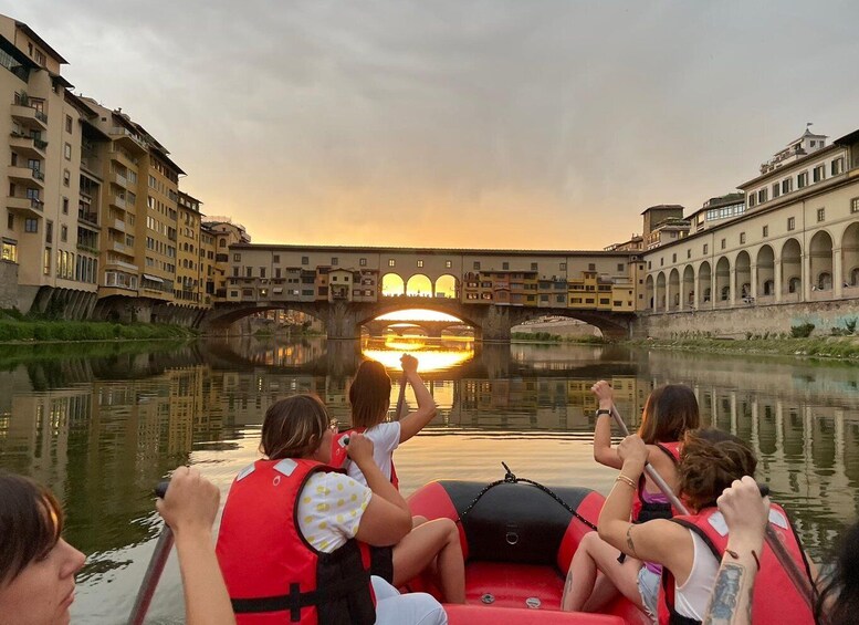 Picture 4 for Activity Florence: Pontevecchio Bridge and City Sights Rafting Cruise