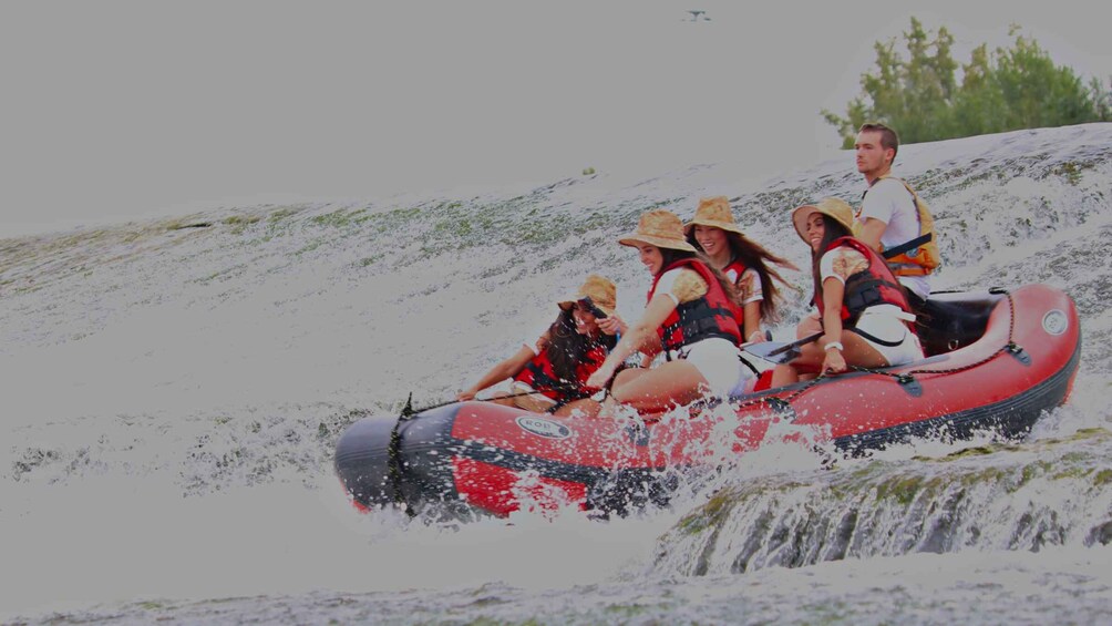 Picture 5 for Activity Florence: Pontevecchio Bridge and City Sights Rafting Cruise