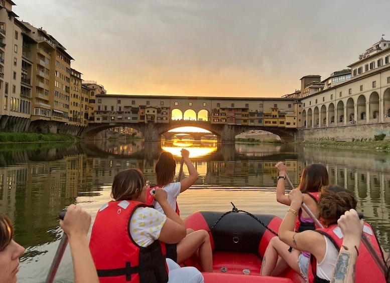 Picture 4 for Activity Florence: Pontevecchio Bridge and City Sights Rafting Cruise