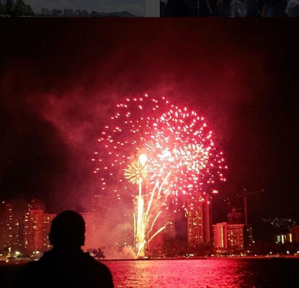 Picture 2 for Activity Oahu: Waikiki Friday Night Fireworks Cruise