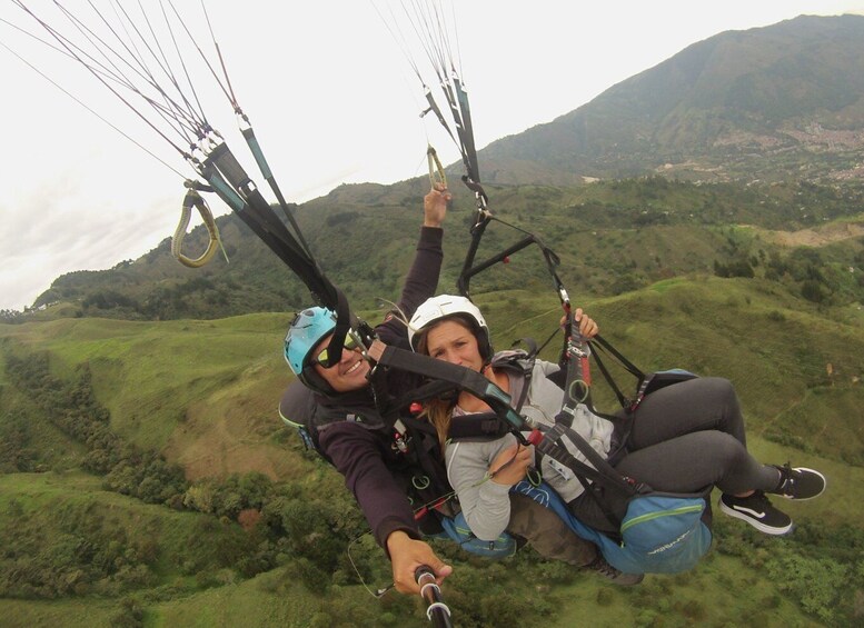 Picture 2 for Activity Medellín: Valley Paragliding Trip with Certified Pilots