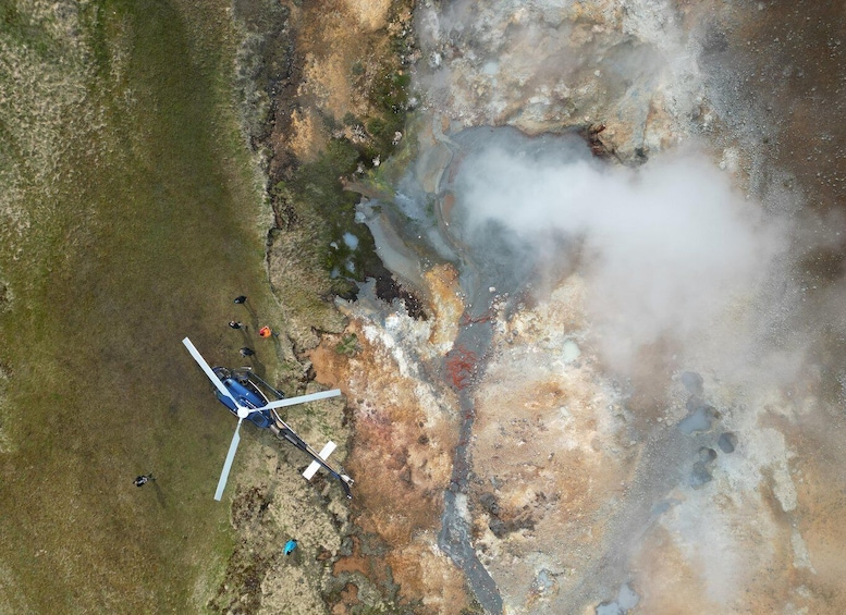 Picture 6 for Activity From Reykjavik: Fire And Ice Helicopter Tour with 2 Landings