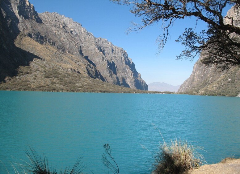 From Huaraz: Guided Hiking Tour of Llanganuco Lakes & Entry