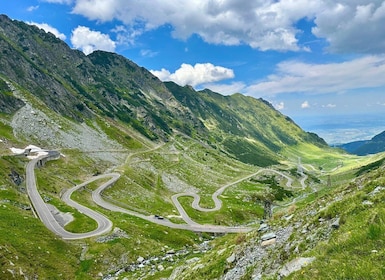 Bucharest: Top Gear Road - Transfăgărășan Highway Day Trip