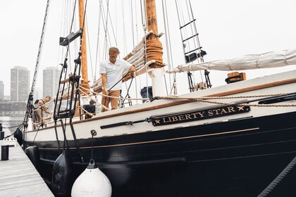 Boston: Sunset Tall Ship Harbour Cruise