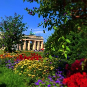 Berlin: Scenic Guided Tour by Private Car for 2, 3, 6 Hours