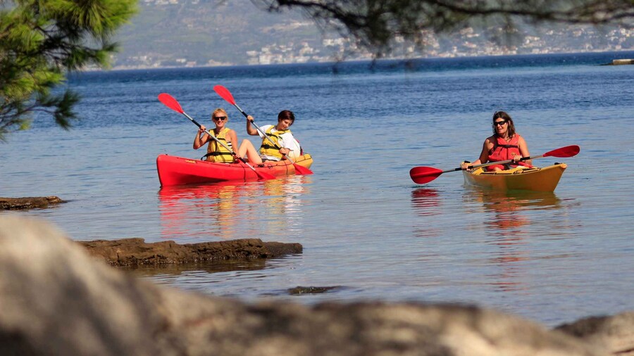 Brac Island: Supetar to Postira Kayaking Adventure