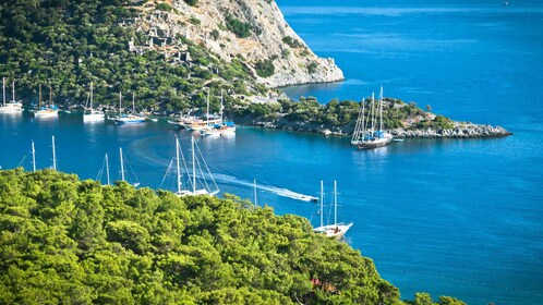 Desde Fethiye Excursión en velero por la isla con traslado y almuerzo