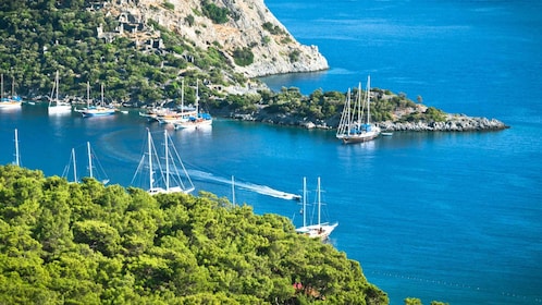 Von Fethiye aus: Inselsegeltörn mit Transfer und Mittagessen