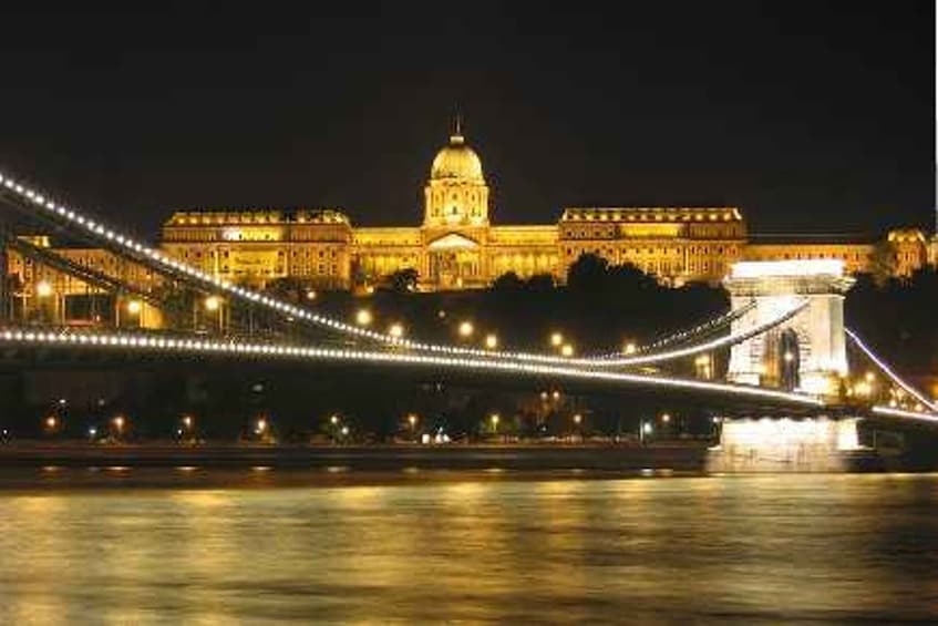 Picture 6 for Activity Budapest: Night Walking Tour with Danube River Cruise