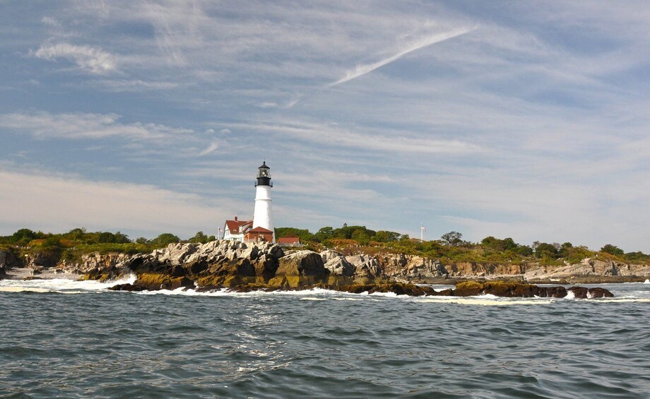 Picture 1 for Activity Portland: Maine Lighthouses Sightseeing Cruise with Drinks