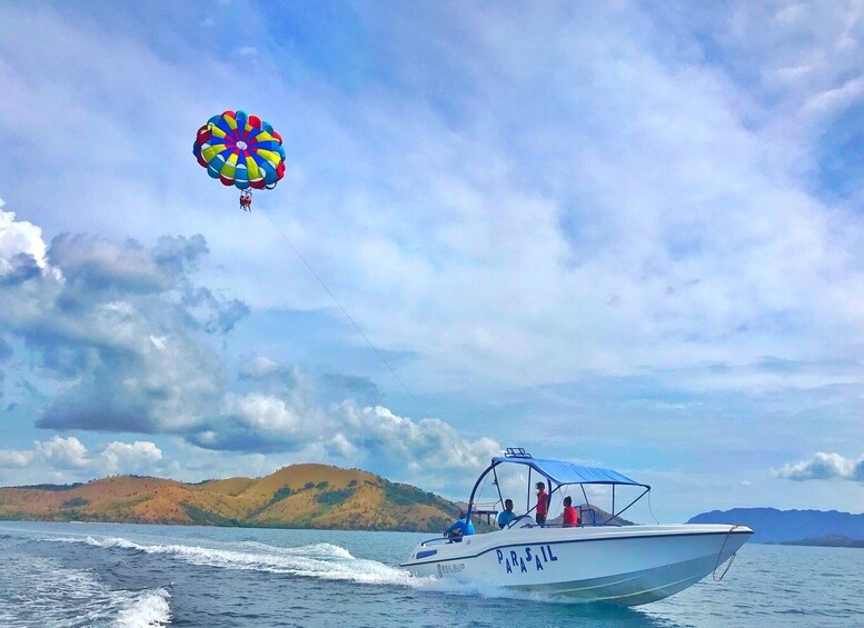 Coron: Parasailing Experience