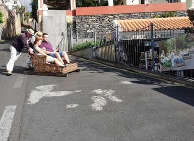 フンシャル：トゥクトゥクでモンテと旧市街観光