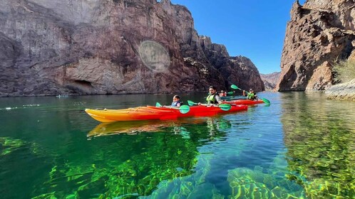 Desde Las Vegas Excursión en Kayak a la Cueva Esmeralda