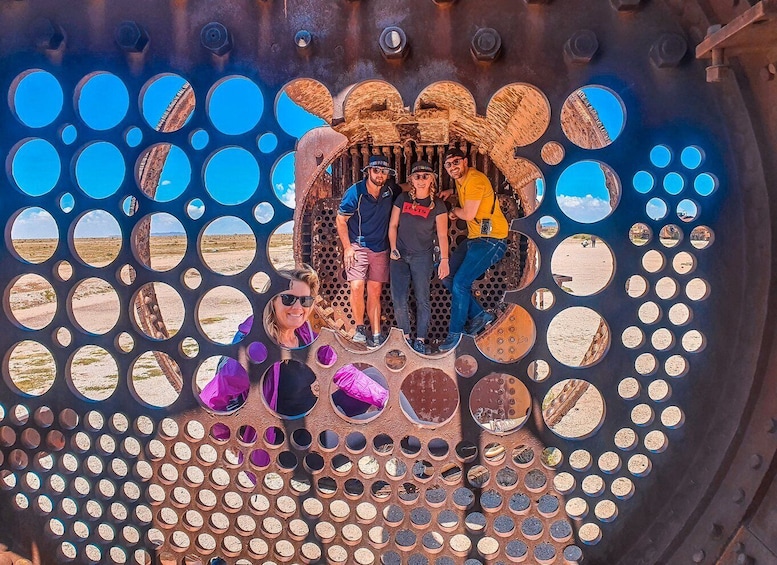 Picture 1 for Activity Uyuni: Isla Incahuasi & Uyuni Salt Flats Full-Day Jeep Tour