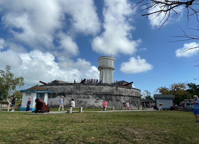 Nassau: Historic and Cultural Highlights Tour with Transfer