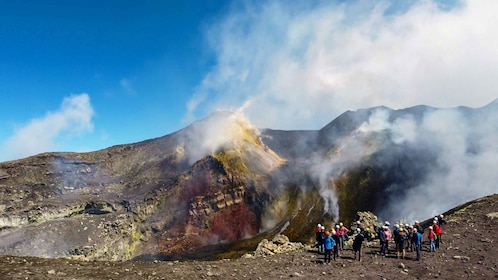 Monte Etna: Summit Crater Trek con teleférico y opción 4x4