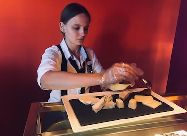 Lucerne CH Tour: Cheese, Chocolate, Chapel Bridge & Chateau