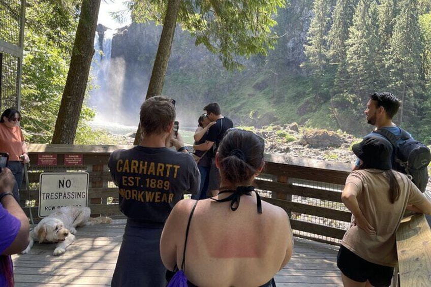 Snoqualmie Falls and Wineries Tour from Seattle