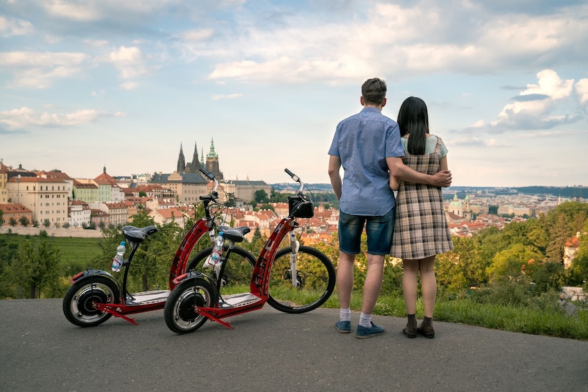 Small-Group Guided E-Scooter Sightseeing Tour