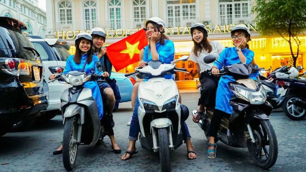 Ho Chi Minh: Motorbike Food Tour with All-Female Drivers
