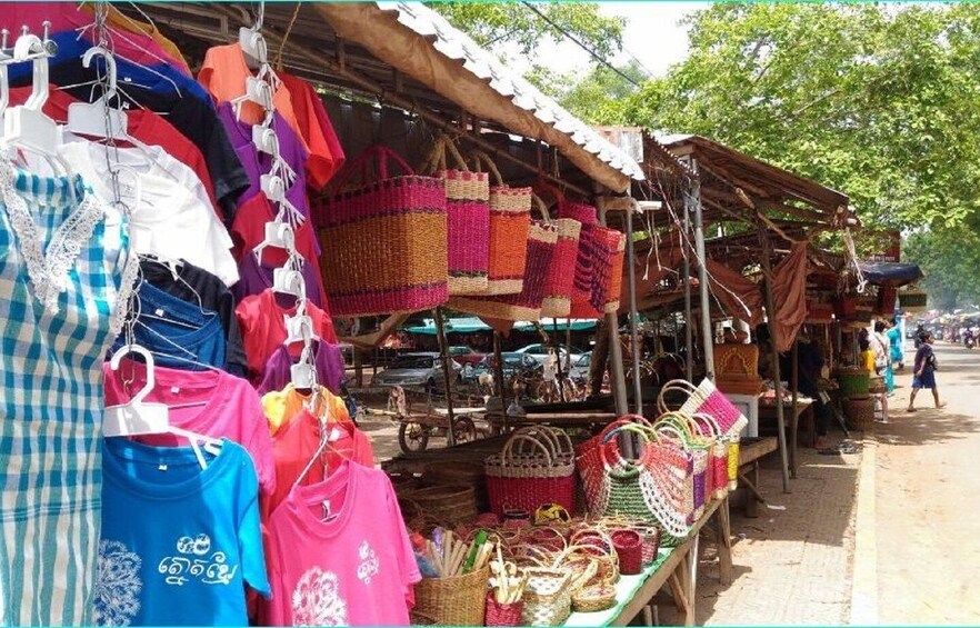 Picture 15 for Activity From Phnom Penh: Oudong Stupas & Silver Smith Village