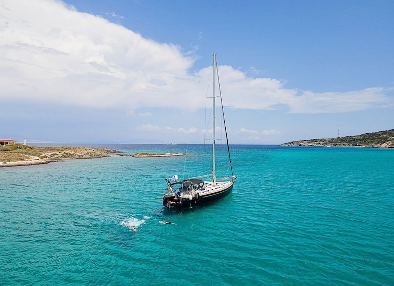 Athens Riviera: Private daily sailing cruise with lunch