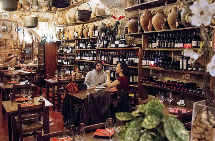Foto 4 von 6 laden Small-Group: Tapas & Wine Tour Experience in Barcelona