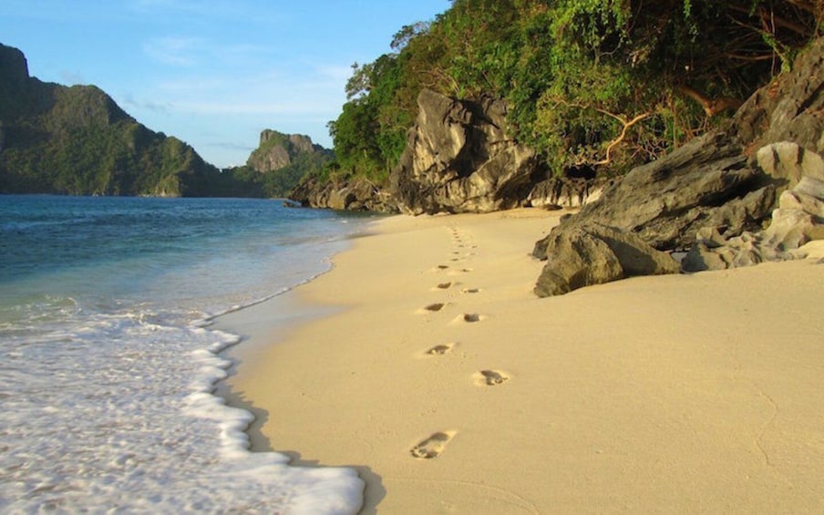 Picture 2 for Activity El Nido: Hidden Beaches and Lagoons Boat Hopping Tour D