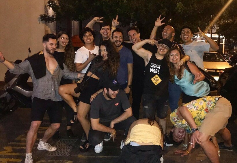 Lima: Party Tour in Miraflores with Bar Crawl and Drinks