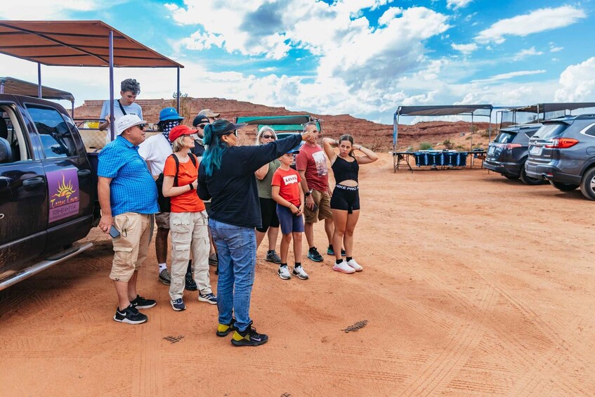 Picture 7 for Activity Monument Valley: Sunset Tour with Navajo Guide