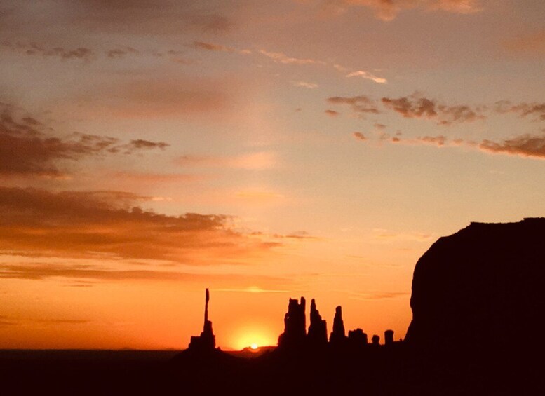 Picture 1 for Activity Monument Valley: 3-Hour Sunrise Tour with Navajo Guide