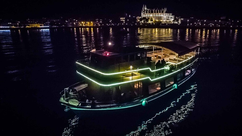 Palma de Mallorca: Night Boat Party with Live DJ